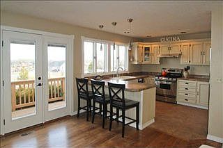 5th image of 1355 Douglas Dr