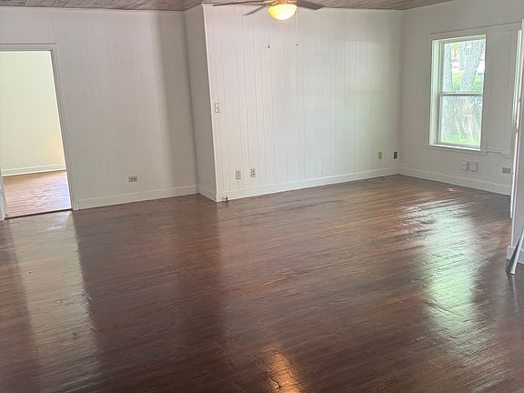 2nd image of 807 E Tom Green St