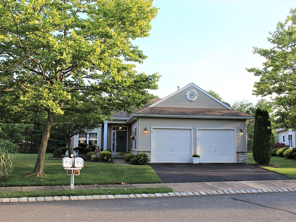 1st image of 25 Dante Dr
