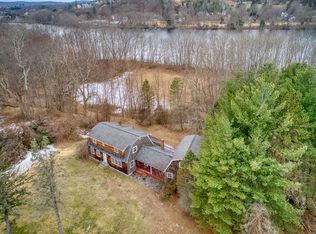 37 Dwinnell St, Groveland, MA 01834