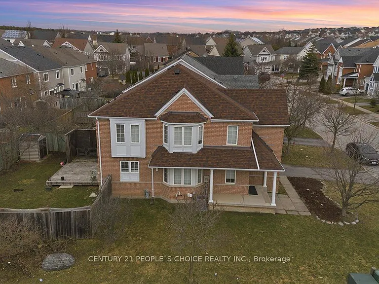 1456 Lyncroft Cres — Photo 11