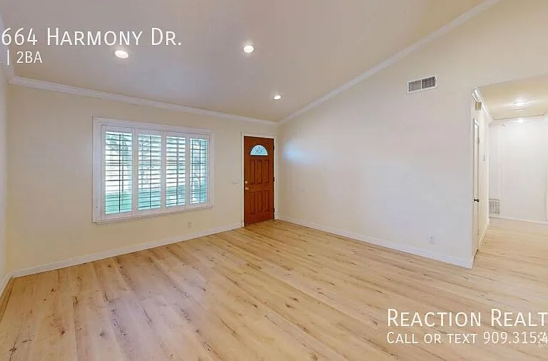 10664 Harmony Dr — Photo 2