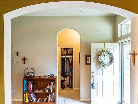 3rd image of 3910 Teal Dr