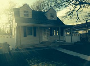 72 Crown St, Deer Park, NY 11729