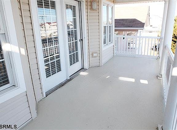 4th image of 5114 West Ave