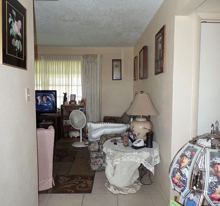 1st image of 1530 Thoreau St