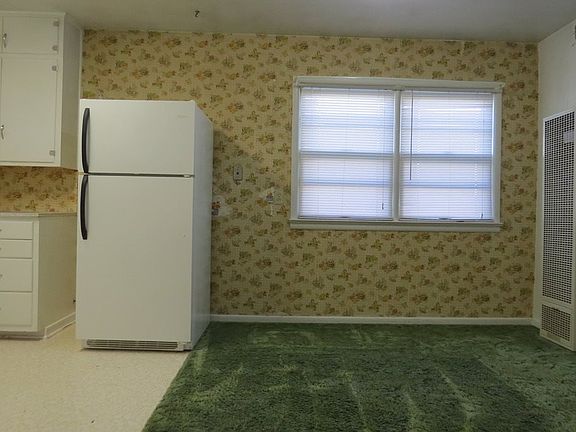 3rd image of 1021 E Jackson Ave