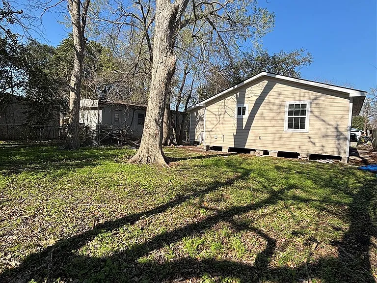 4106 Darby St — Photo 11