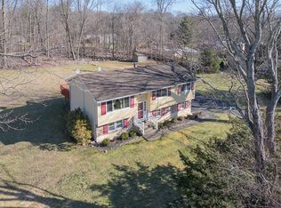 6 N Lorna Ln, Monsey, NY 10952