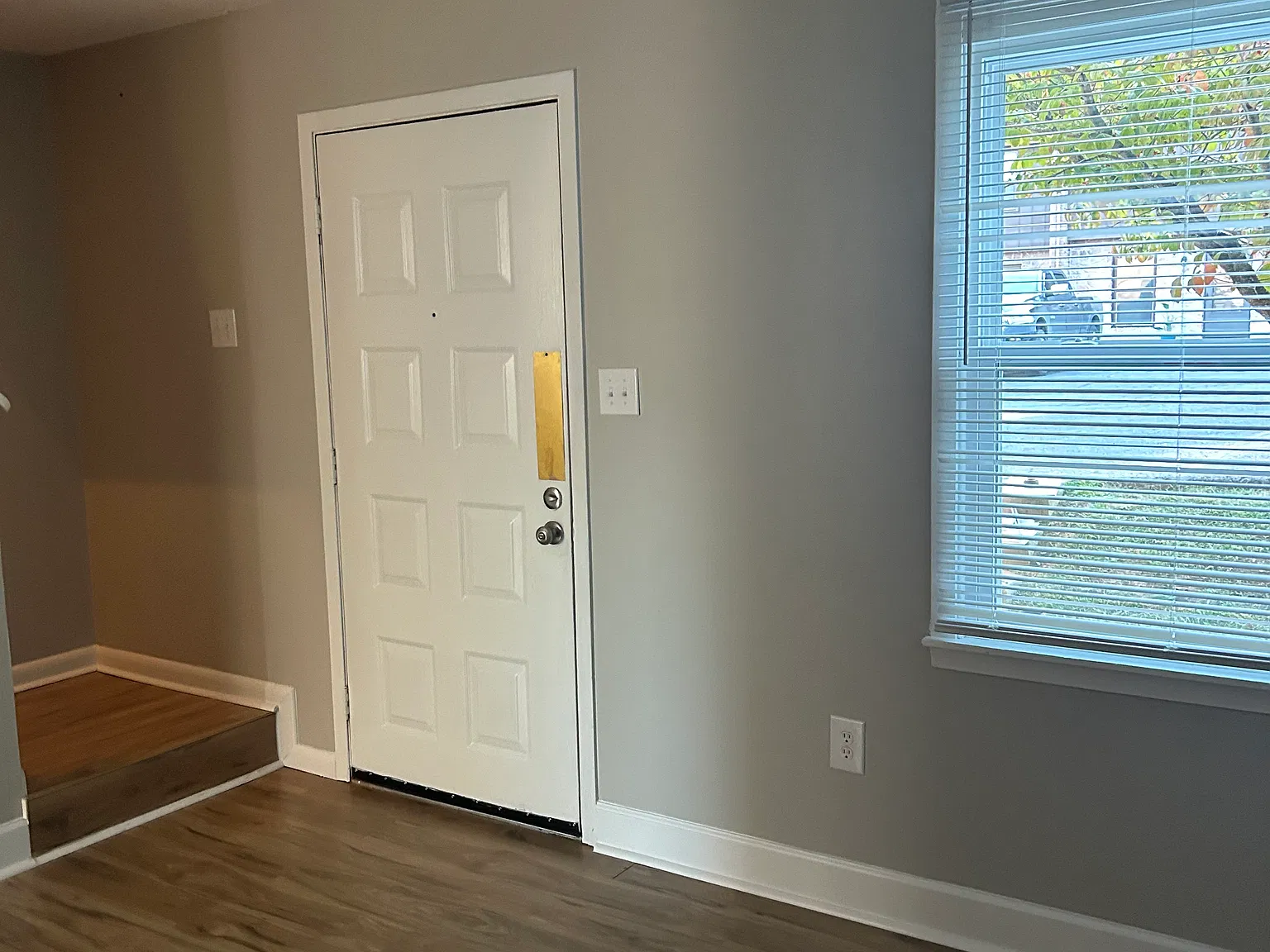 2 bed, 1.5 bath, 1100 sqft, $1,300 — Photo 4