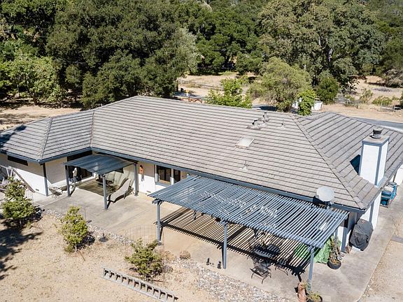 3rd image of 2960 San Juan Canyon Rd