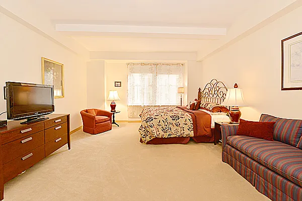 Sold by CitiSuites International Realty | media 10