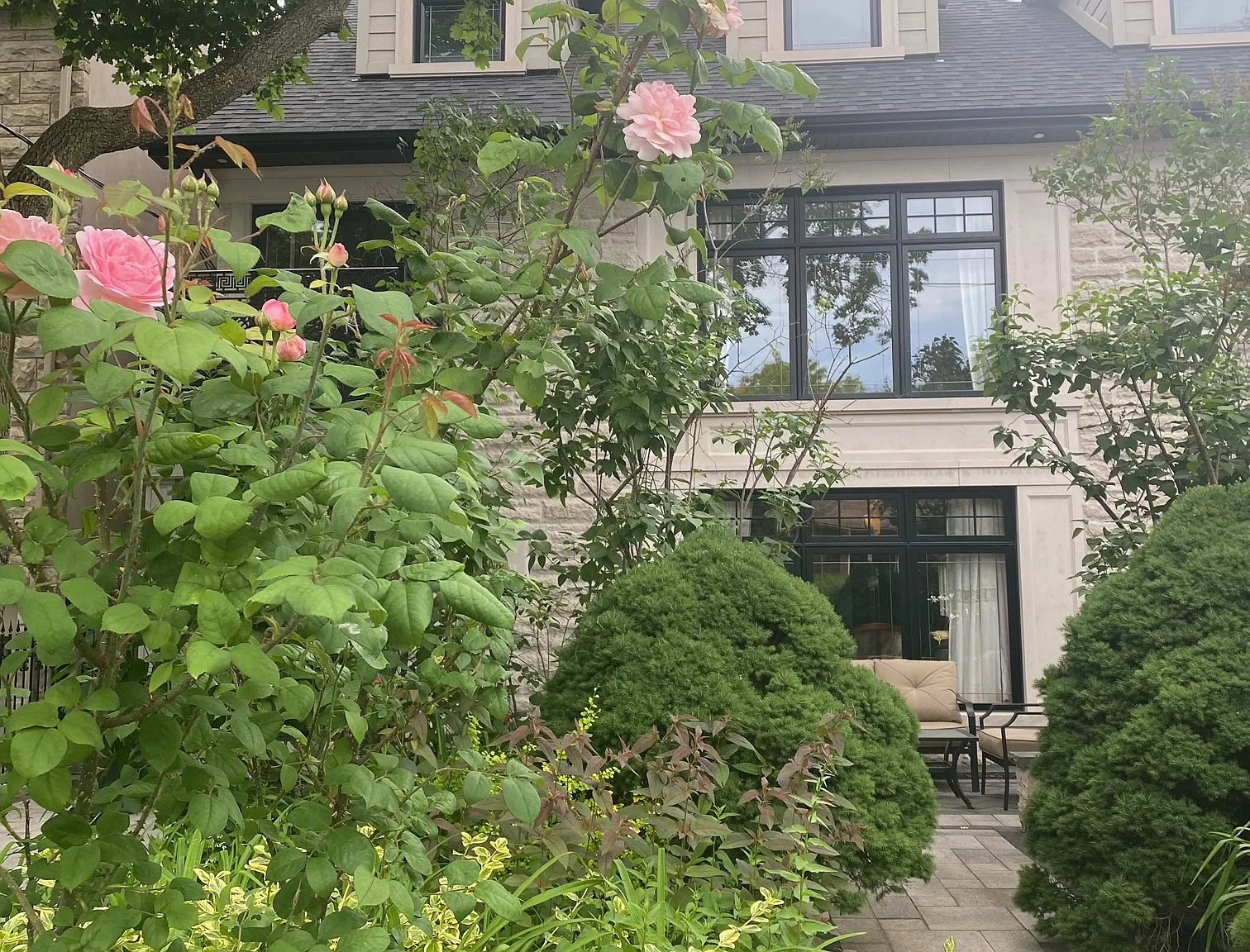 172 Humbercrest Blvd — Photo 1