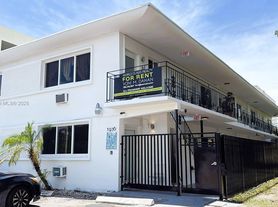 1936 Normandy Dr