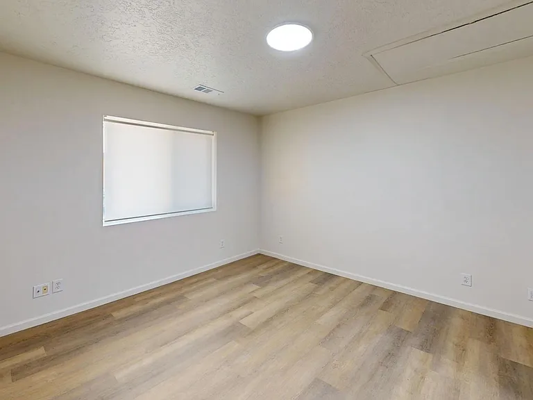 617A Madison St NE — Photo 15