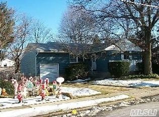461 Rockne Ave, Massapequa Park, NY 11762