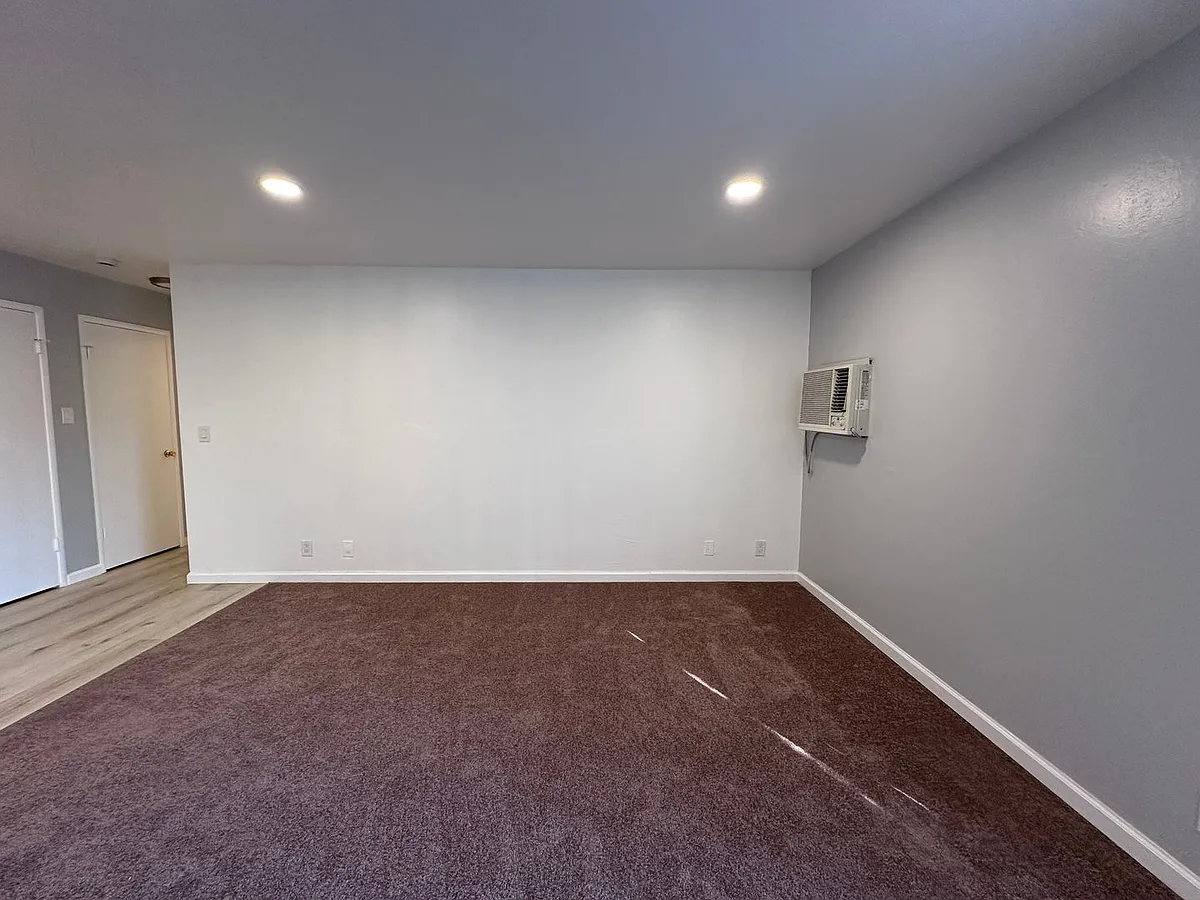 Building Photo - 1500 Lacey Ct