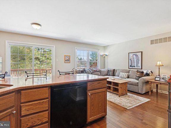 4th image of 3703 Columbia Court Way #3703