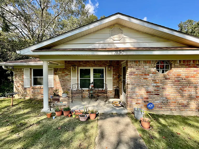 7130 Greenview Dr — Photo 2