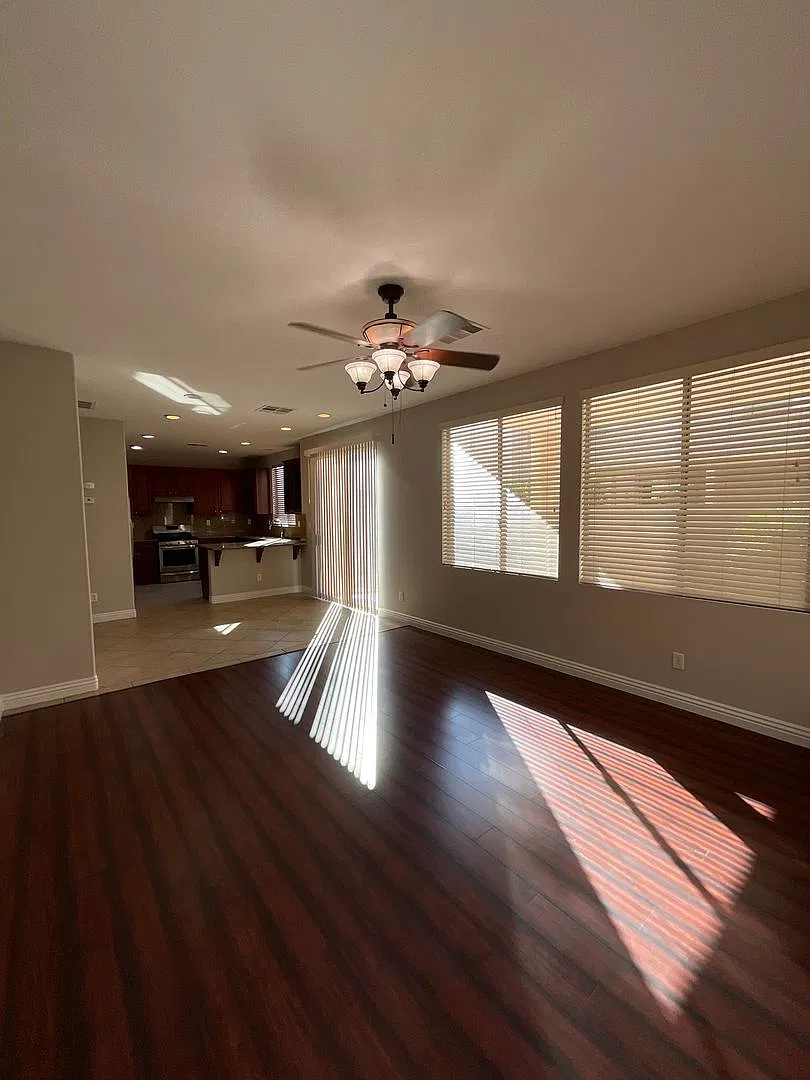 Nice home 4br, 3bth, 2cg, community park — Photo 3