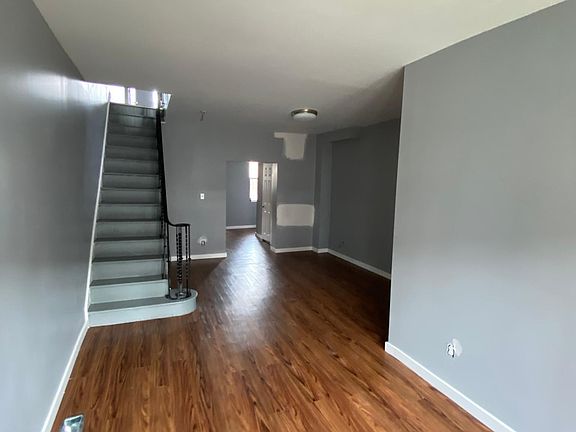 2nd image of 4750 Tampa St