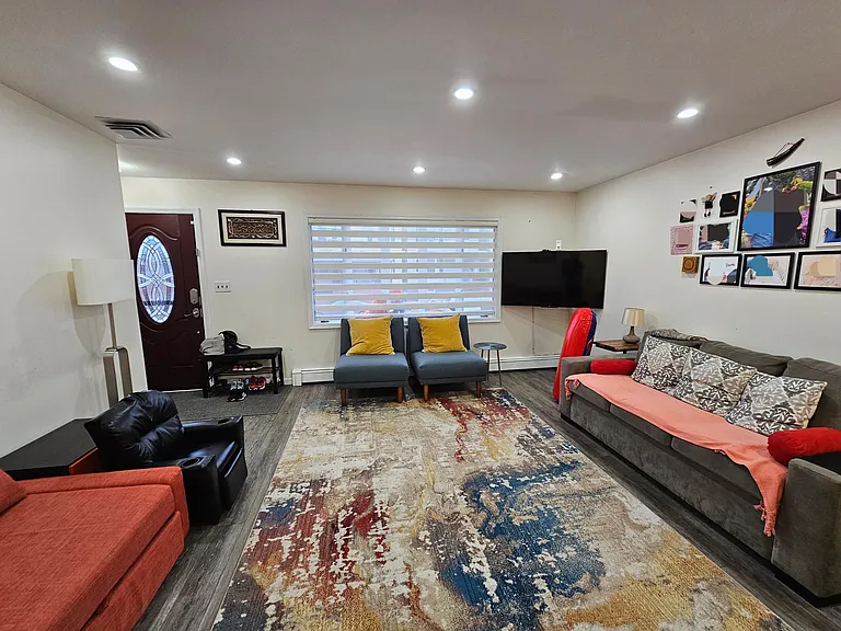 326 Hamilton St — Photo 3