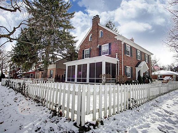 4th image of 202 Beverly Pl