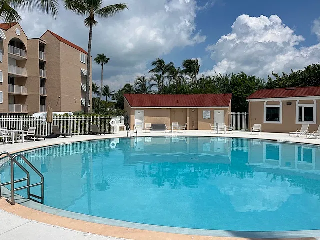 2 bed, 808 sqft, $3,300 — Photo 2