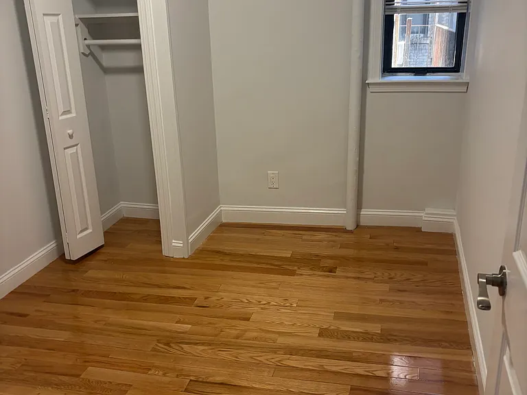21 Peterborough St #4 — Photo 4