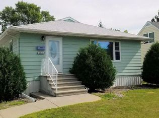 1018 17th St NW, East Grand Forks, MN 56721