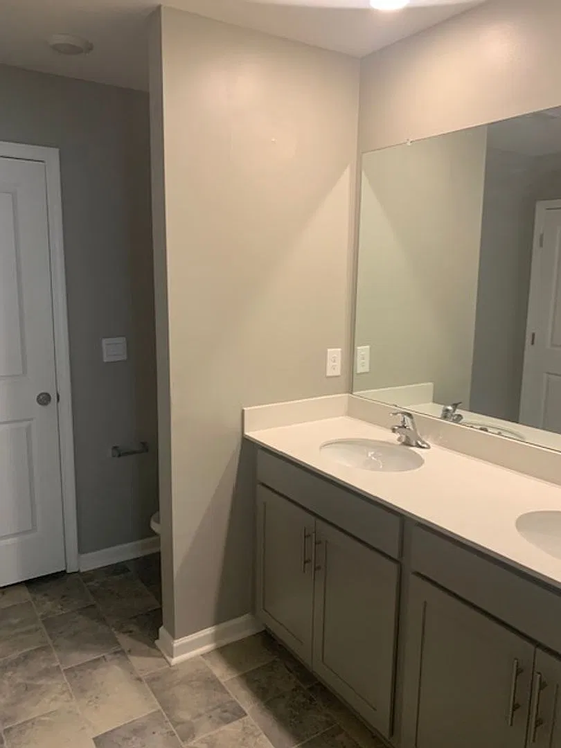 Townhouse — Photo 2