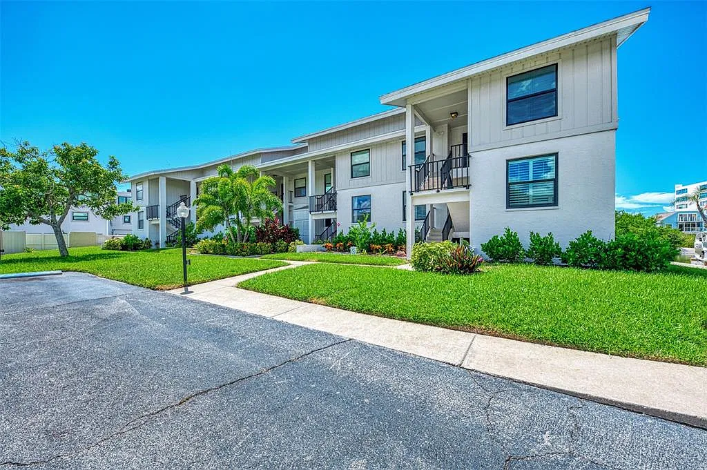 2 bed, 2.0 bath, 1223 sqft, $3,500 — Photo 1