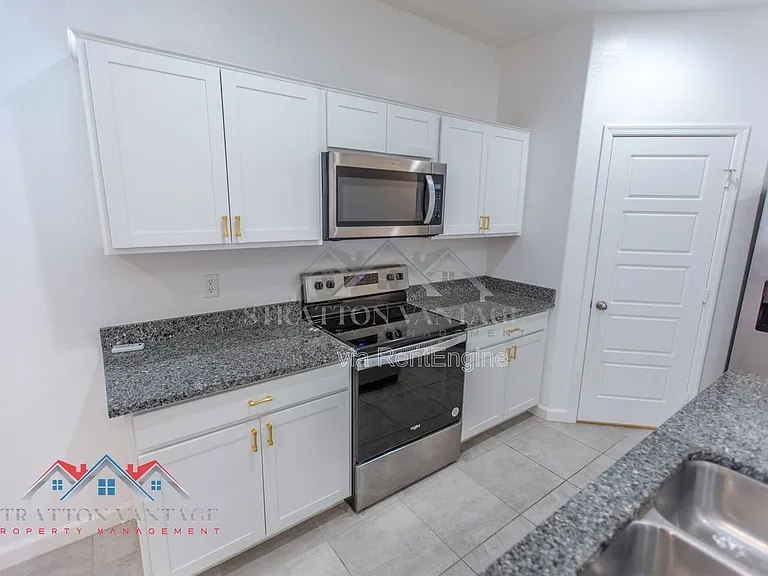 1673 N Wrigley Dr — Photo 12
