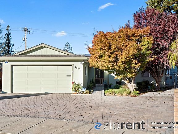 3rd image of 4985 Castlewood Ct Unit 2