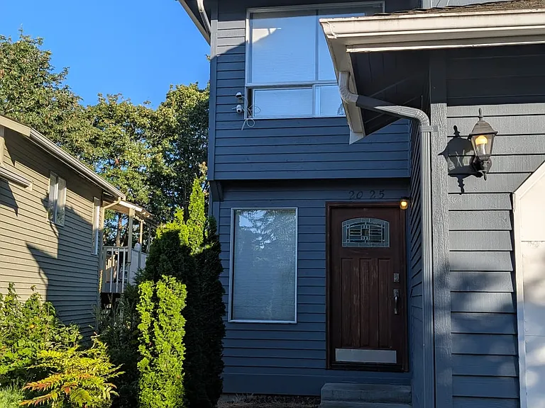 2025 SE 8th Dr — Photo 4