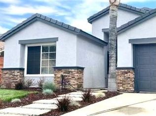 1240 Autumnwood Ln, Perris, CA 92571