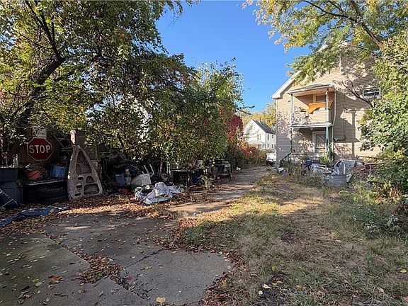 5th image of 705 E 155th St