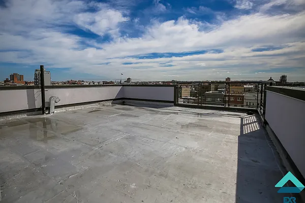 Rented by EXR | media 18