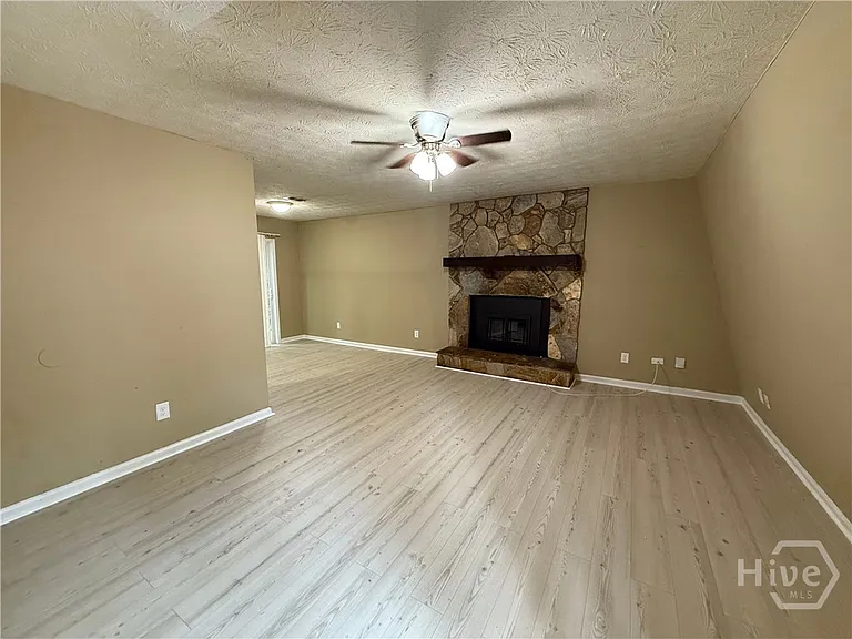 437 Rustwood Dr #437 — Photo 1