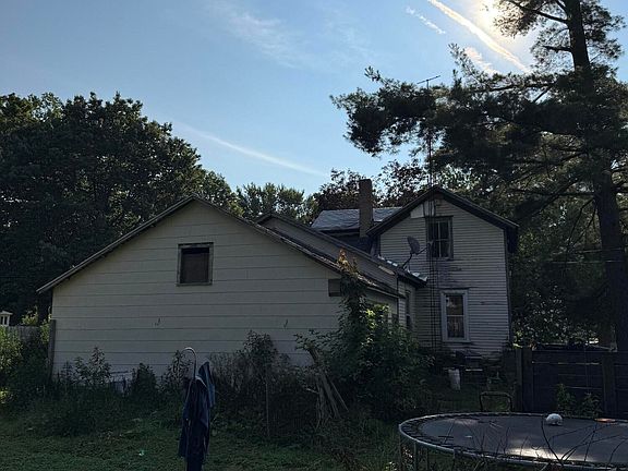 4th image of 605 N Main St