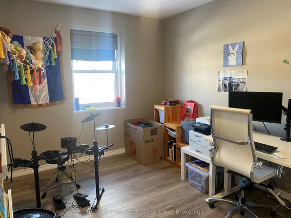 371 Bronte St S #49, Milton, ON L9T 3K5