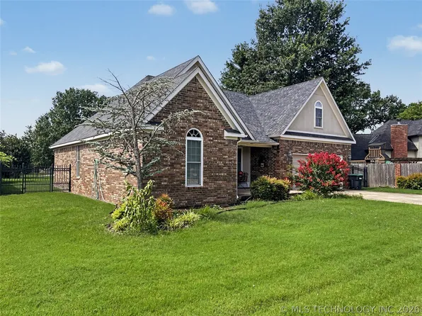 1550 Redwood Pl, Tahlequah, OK 74464