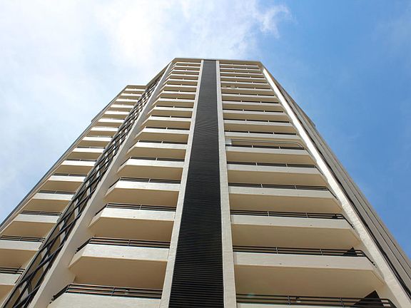 3rd image of 1 Oceans West Blvd APT 15B1