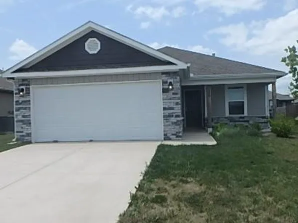 622 N Pecan St, Gardner, KS 66030