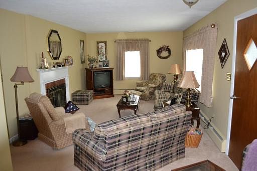 Formal Living Room 13x20