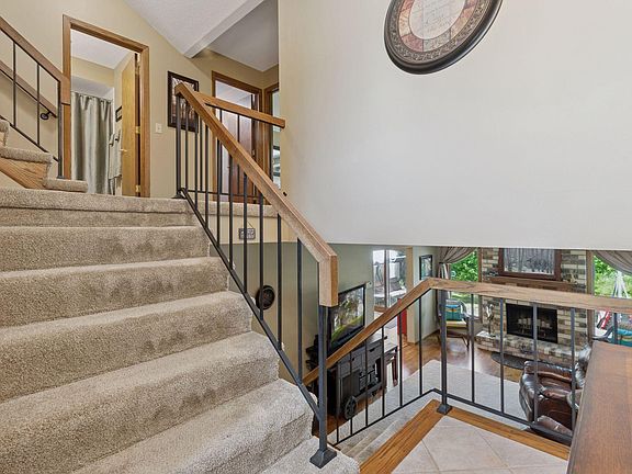3rd image of 1729 Archer Ct