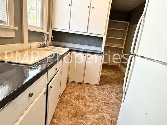 4th image of 119 S 8th St APT B