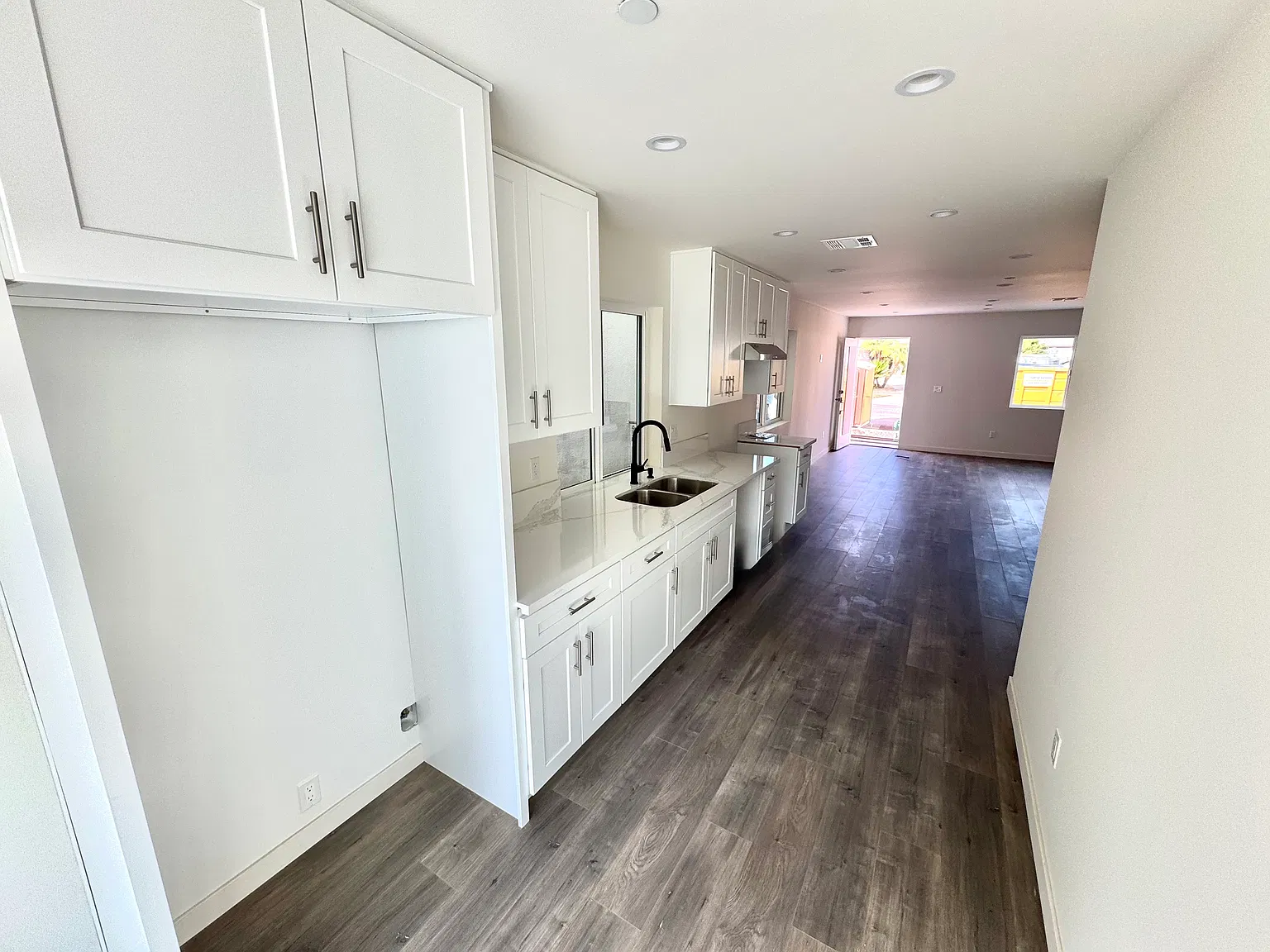 7525 Sausalito Ave — Photo 3