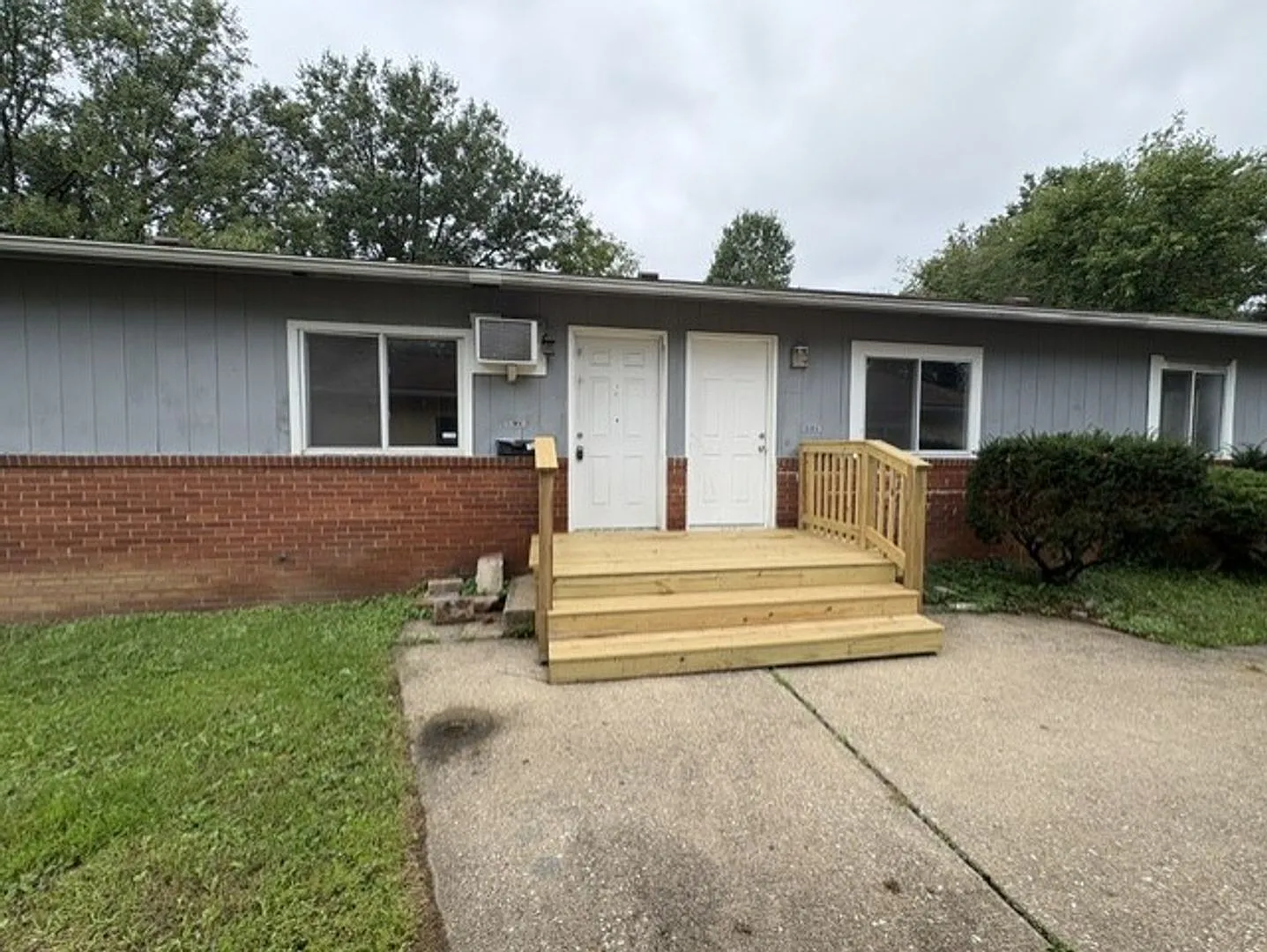 1626 & 1628 Merrill Ave Akron Oh 44306 .SSC — Photo 1