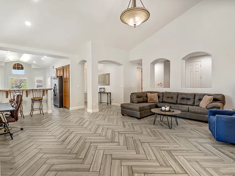 8582 N Garden Ave — Photo 14
